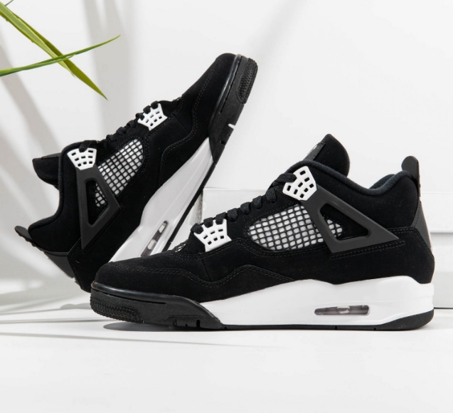 Jordan 4 Retro White Thunder