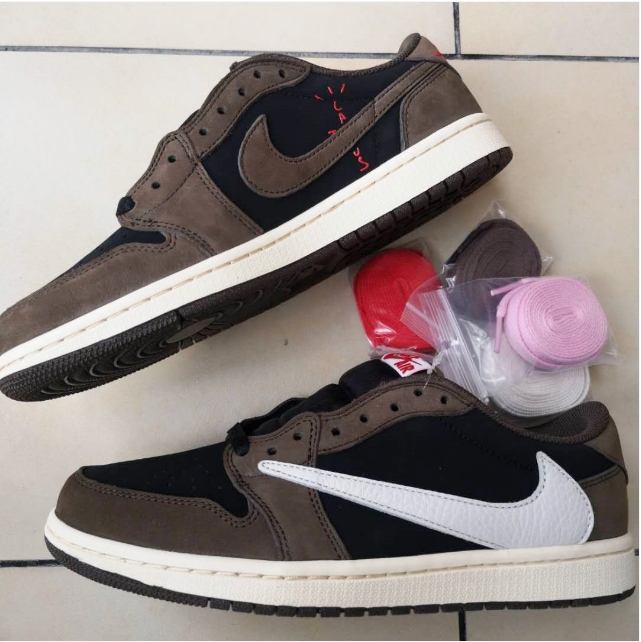 Jordan 1 Retro Low Travis Scott