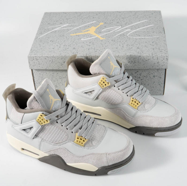 Jordan 4 Retro SE Craft Photon Dust