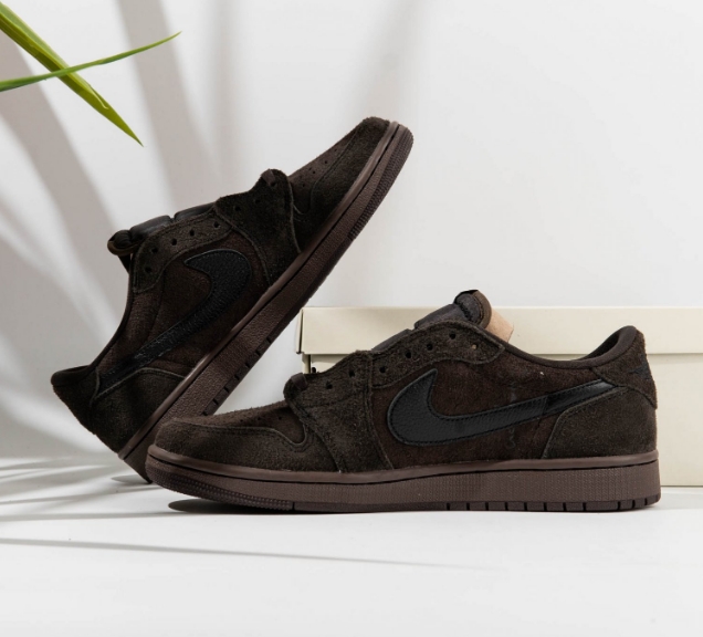 Jordan 1 Travis Scott Low OG Velvet Brown