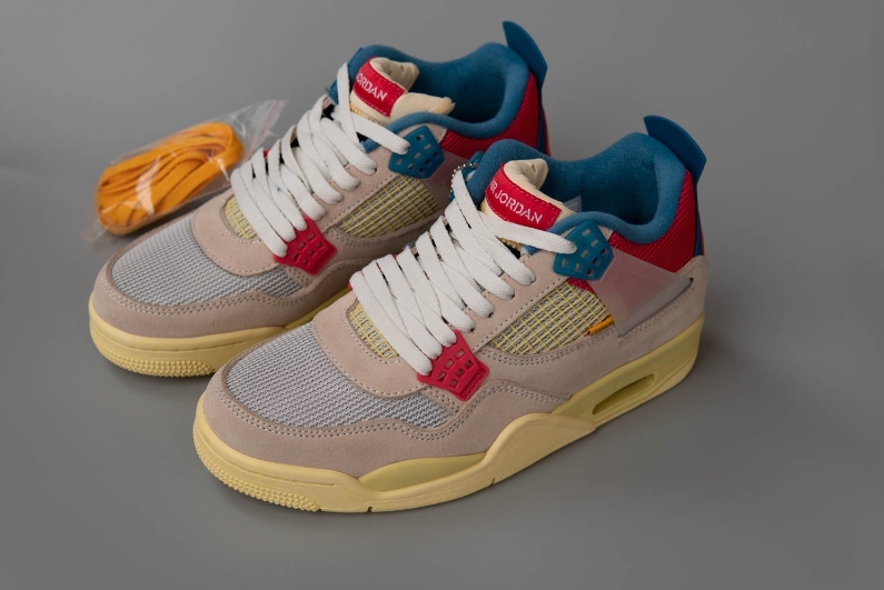 Jordan 4 Retro Union Guava Ice