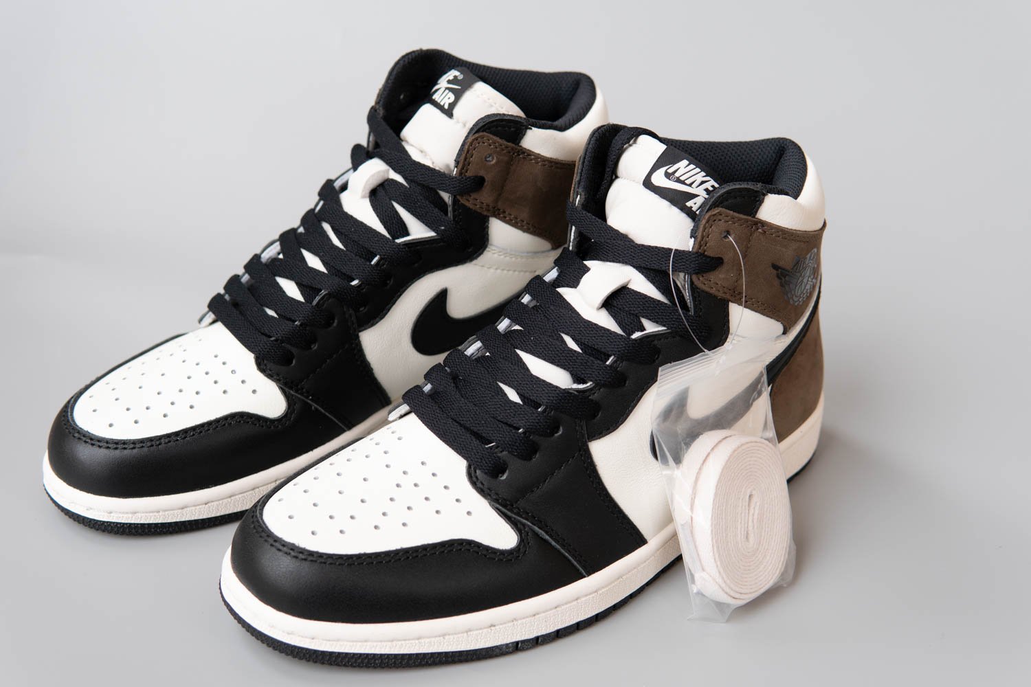 Jordan 1 Retro High Dark Mocha