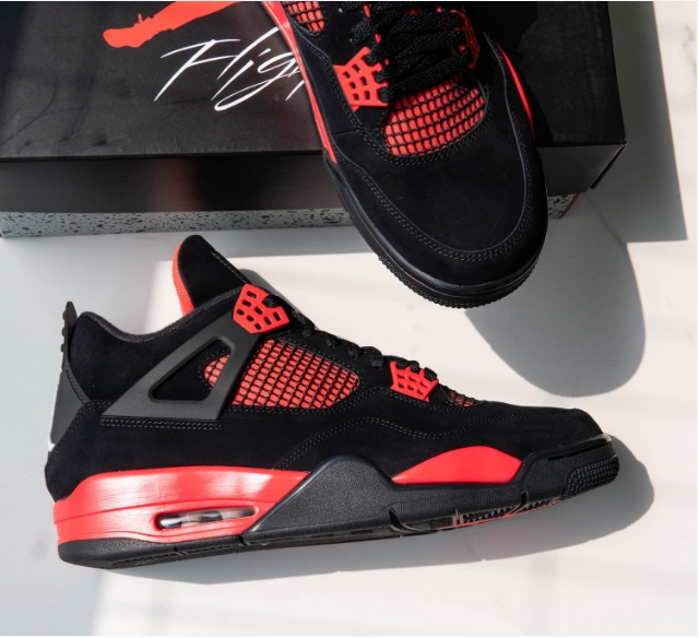 Jordan 4 Retro Black Red Thunder