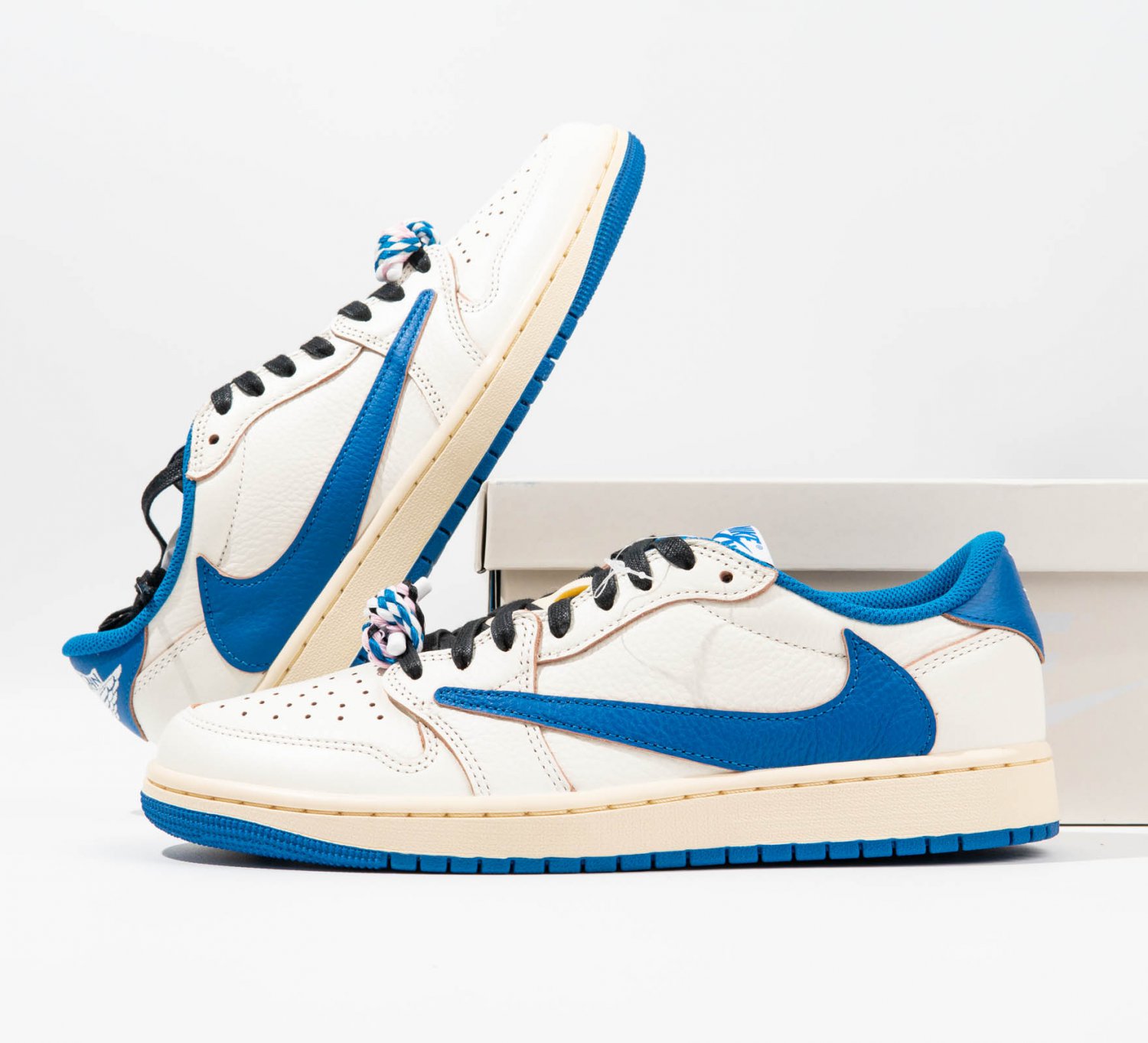 Jordan 1 Retro Low OG SP Fragment Travis Scott Sail Military Blue