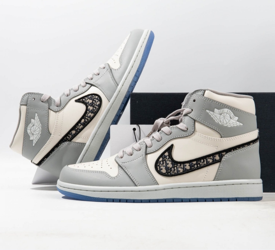 Jordan 1 High DR grey